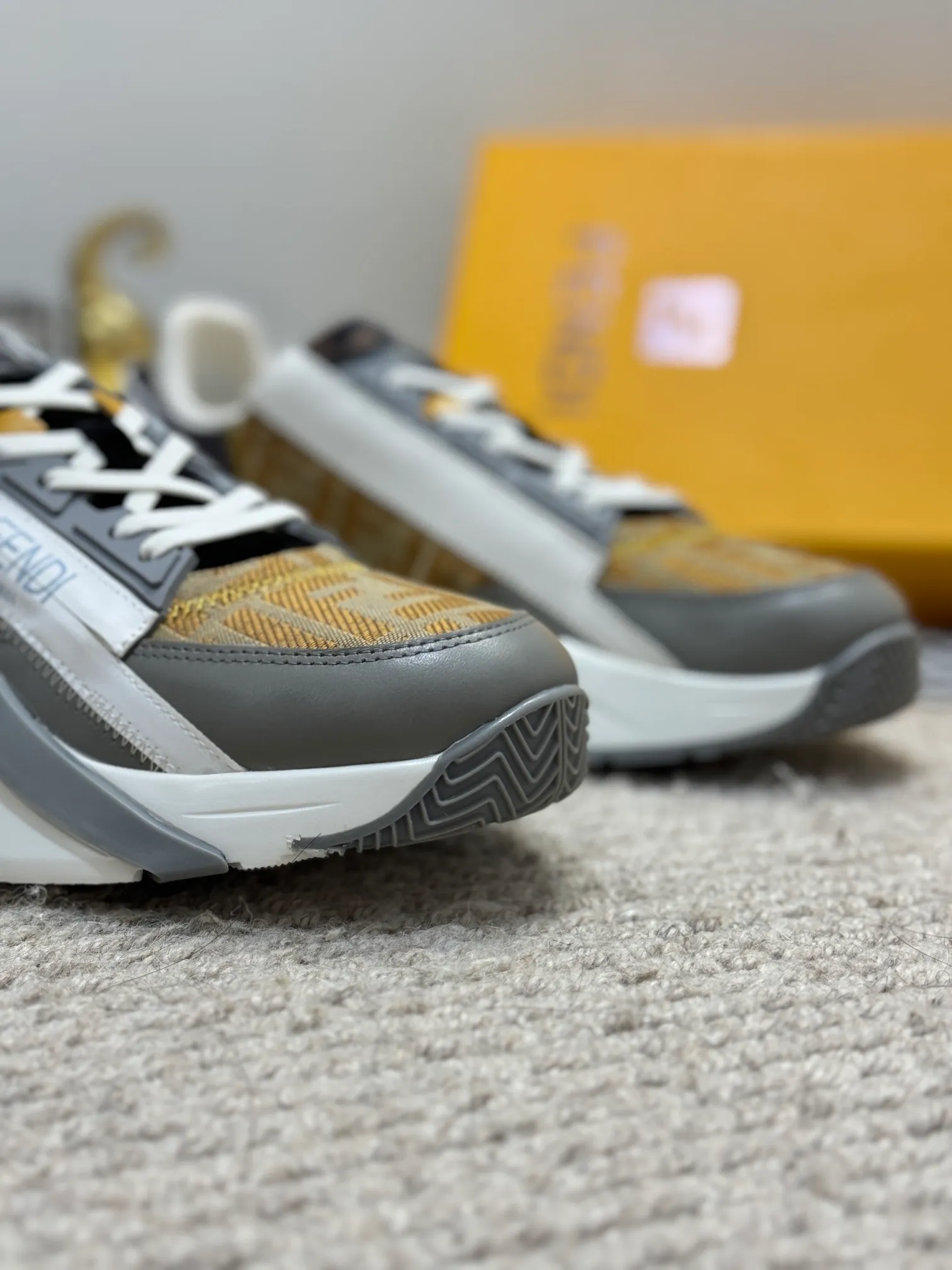 Men's men's shoes 💰520 [New style] 🦥🦥 Original quality - Fendi ◾️▫️F D🆕 Spring and summer new men's slip-on sneakers, with elastic straps, side zippers, and corrugated soles engraved with F. Embossed Fendi Flow lettering on the heel. Mixed material of high-tech fabric and black suede. FF graphic tongue. Ultra-light and wear-resistant EVA sole. Size: 38-44 (45 customized